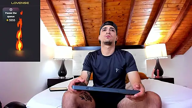 Sebastian Berne online show from October 15, 2025, 7:36 pm