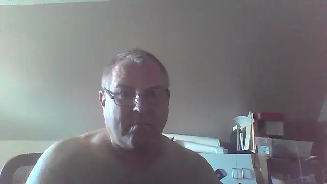 Snapshot of mkestr69 chatting on October 10, 2025, 5:12 pm mkestr69 online show from October 10, 2025, 5:12 pm