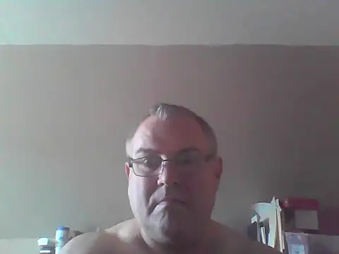 Snapshot of mkestr69 chatting on October 30, 2025, 3:35 pm mkestr69 online show from October 30, 2025, 3:35 pm