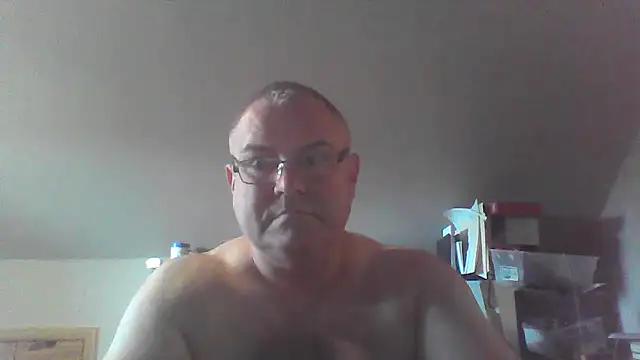 Snapshot of mkestr69 chatting on November 1, 2025, 8:00 pm mkestr69 online show from November 1, 2025, 8:00 pm