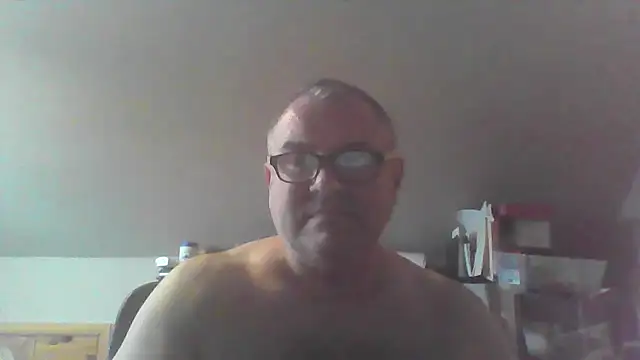 Snapshot of mkestr69 chatting on December 1, 2025, 9:20 pm mkestr69 online show from December 1, 2025, 9:20 pm