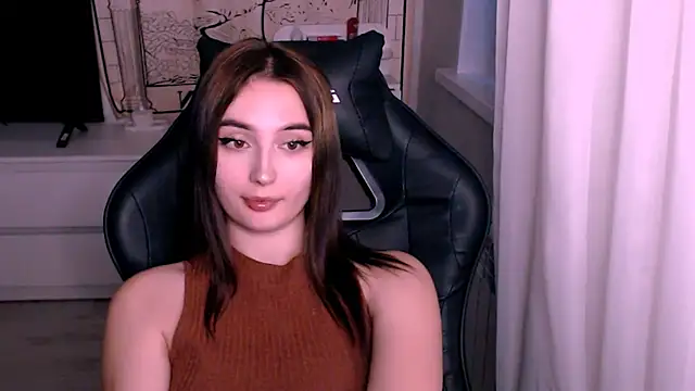 Snapshot of beauty_blonde chatting on October 4, 2025, 11:52 am beauty blonde online show from October 4, 2025, 11:52 am