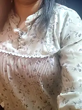 Snapshot of Your_cutiepie_ chatting on February 21, 2025, 2:27 pm Your cutiepie online show from February 21, 2025, 2:27 pm