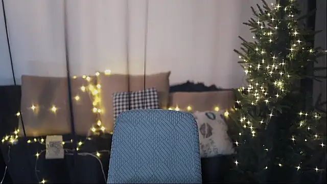 Moonccoi online show from February 5, 2026, 12:54 pm