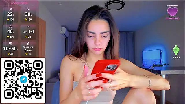 EmiliaZen online show from November 4, 2025, 5:34 pm