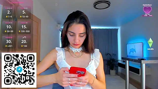 EmiliaZen online show from November 8, 2025, 12:27 pm