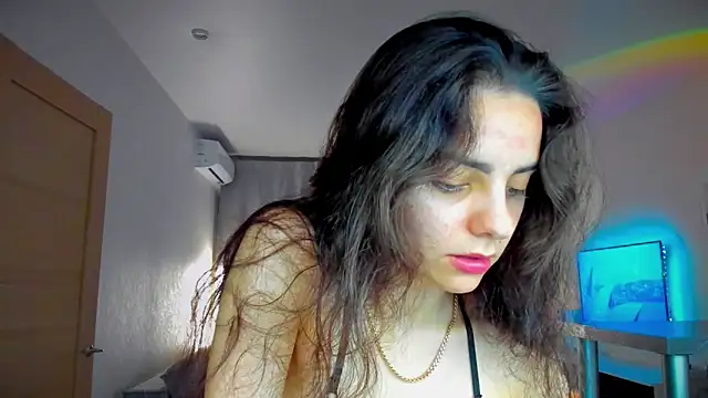 EmiliaZen online show from May 22, 2026, 7:52 pm