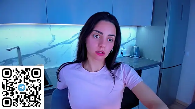 EmiliaZen online show from June 4, 2026, 10:54 am