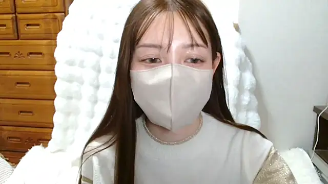 Snapshot of ema_0011 chatting on March 21, 2025, 2:40 pm ema 0011 online show from March 21, 2025, 2:40 pm