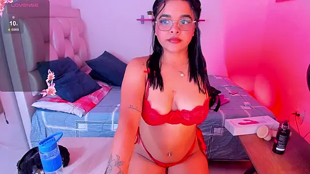 Tatianaaxh online show from September 13, 2025, 5:46 pm