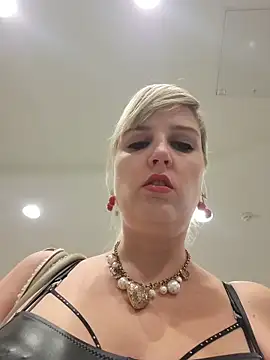 Sexybiene969 online show from October 27, 2025, 4:00 pm