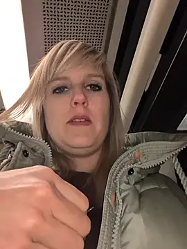 Snapshot of Sexybiene969 chatting on November 28, 2025, 5:26 pm Sexybiene969 online show from November 28, 2025, 5:26 pm