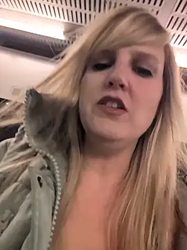 Snapshot of Sexybiene969 chatting on January 13, 2026, 5:29 pm Sexybiene969 online show from January 13, 2026, 5:29 pm