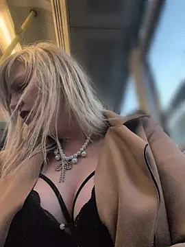 Sexybiene969 online show from April 29, 2026, 5:30 pm