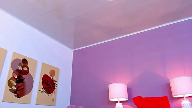 scarlet edwars online show from February 11, 2025, 6:11 pm