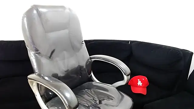 Dirty Kingg online show from February 26, 2025, 1:08 pm