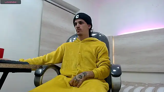 Dirty Kingg online show from March 21, 2025, 7:24 pm