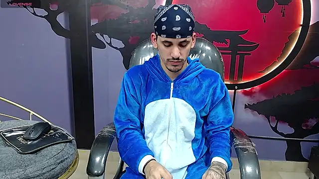 Dirty Kingg online show from October 28, 2025, 8:44 pm