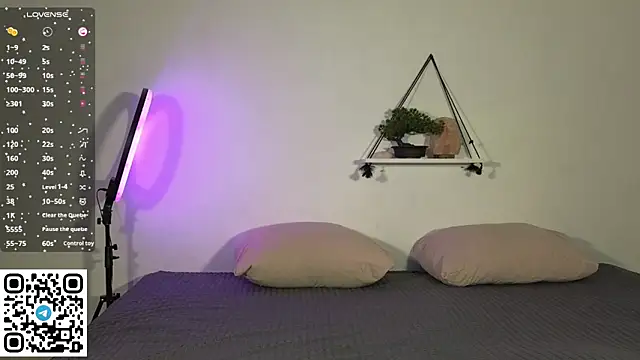 Snapshot of Julian_wins chatting on February 14, 2026, 12:51 am Julian wins online show from February 14, 2026, 12:51 am