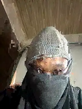 OneWhoBringsJoy online show from November 12, 2025, 1:44 pm