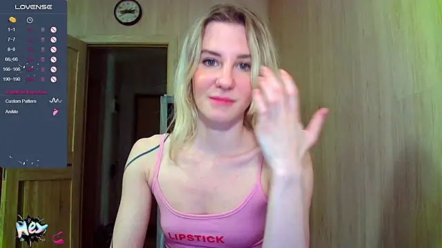 Snapshot of Caramel_piegirl chatting on October 14, 2025, 6:31 pm Caramel piegirl online show from October 14, 2025, 6:31 pm