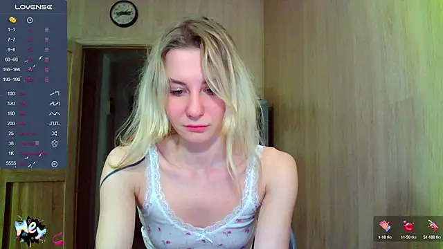 Snapshot of Caramel_piegirl chatting on October 18, 2025, 7:03 pm Caramel piegirl online show from October 18, 2025, 7:03 pm