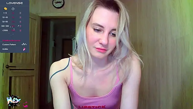 Snapshot of Caramel_piegirl chatting on October 24, 2025, 8:27 pm Caramel piegirl online show from October 24, 2025, 8:27 pm