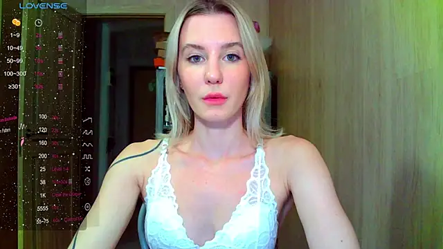 Snapshot of Caramel_piegirl chatting on July 17, 2026, 7:41 pm Caramel piegirl online show from July 17, 2026, 7:41 pm