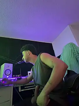 jesussaguilar online show from April 19, 2026, 6:21 pm