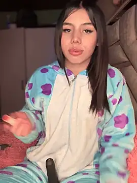 Laura-Khalifa online show from November 9, 2025, 5:50 am