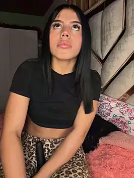 Laura-Khalifa online show from February 11, 2026, 6:18 am