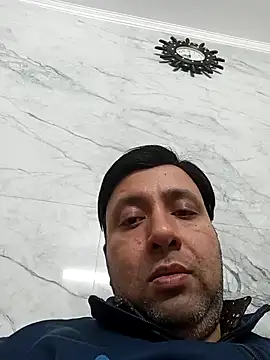 innocentboy1987 online show from February 17, 2025, 3:09 pm