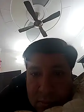 innocentboy1987 online show from March 10, 2025, 8:37 am