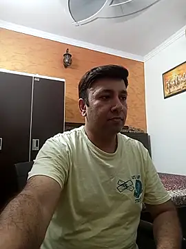 innocentboy1987 online show from September 15, 2025, 5:07 am