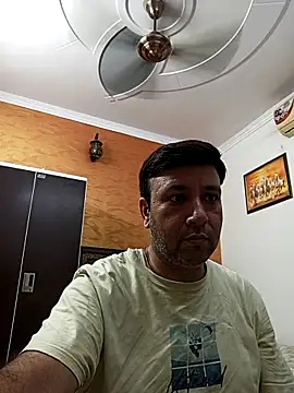 innocentboy1987 online show from October 4, 2025, 7:39 am