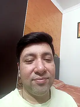 innocentboy1987 online show from March 9, 2026, 3:43 am