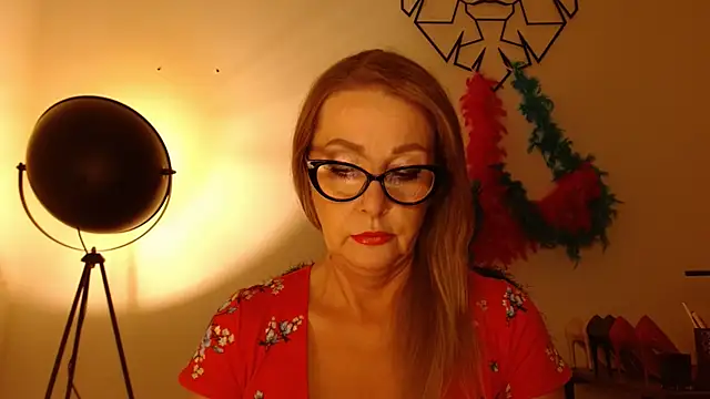 leaxSTAR online show from July 8, 2026, 1:59 pm