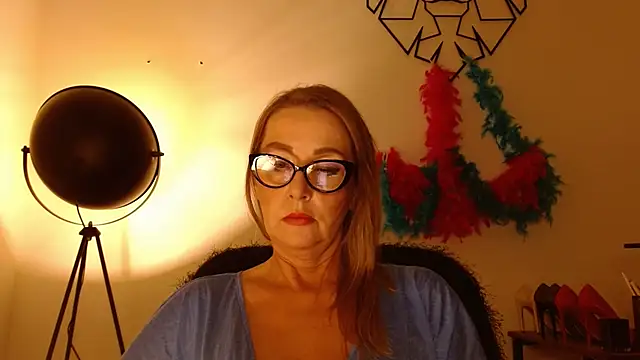 leaxSTAR online show from July 15, 2026, 2:22 pm