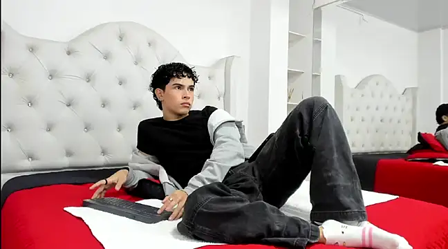 Aiiden 15 online show from February 24, 2025, 3:09 pm