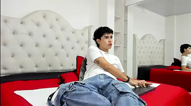 Aiiden 15 online show from February 25, 2025, 2:44 pm