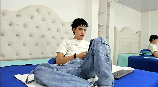 Aiiden 15 online show from March 1, 2025, 2:34 pm