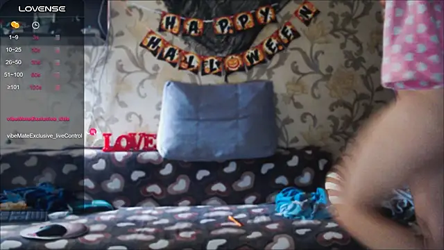 Snapshot of JennyStormy chatting on October 20, 2025, 7:31 am JennyStormy online show from October 20, 2025, 7:31 am