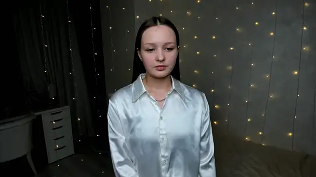 LorettaBierlly online show from February 9, 2025, 3:56 pm