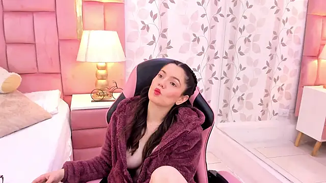 Snapshot of ArianaFranco chatting on February 15, 2026, 12:25 pm ArianaFranco online show from February 15, 2026, 12:25 pm