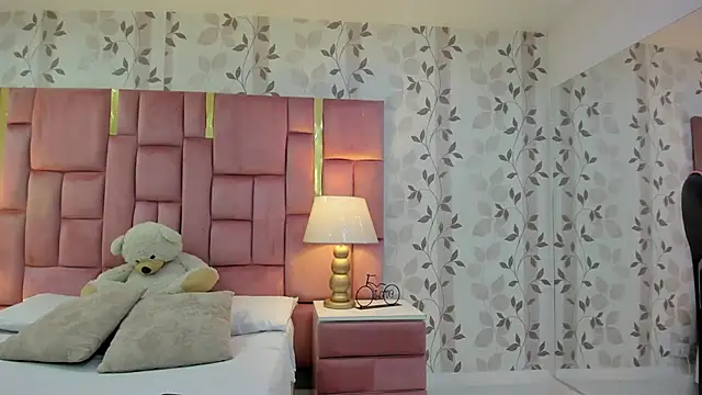 ArianaFranco online show from March 3, 2026, 12:55 pm