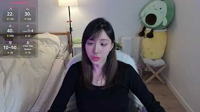 joycemilka online show from April 8, 2026, 12:05 pm