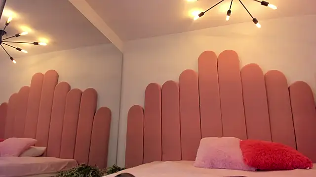 Dakotacarvajal online show from February 21, 2025, 12:17 pm