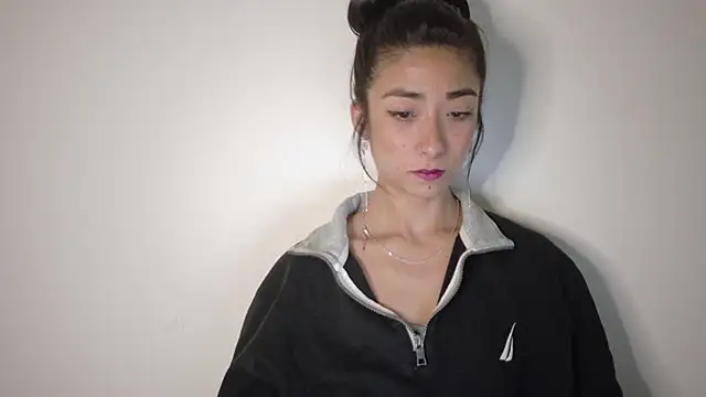 oishii ambar online show from November 3, 2025, 2:46 am