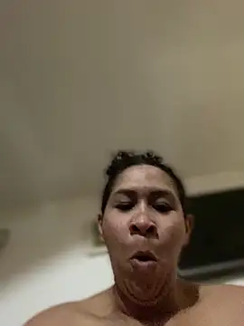 Carola-Ross online show from March 22, 2026, 2:42 pm