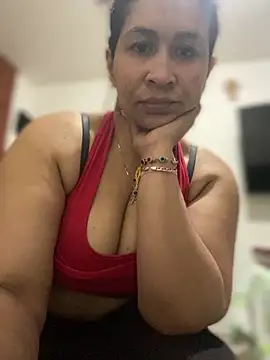 Carola-Ross online show from April 15, 2026, 7:58 pm